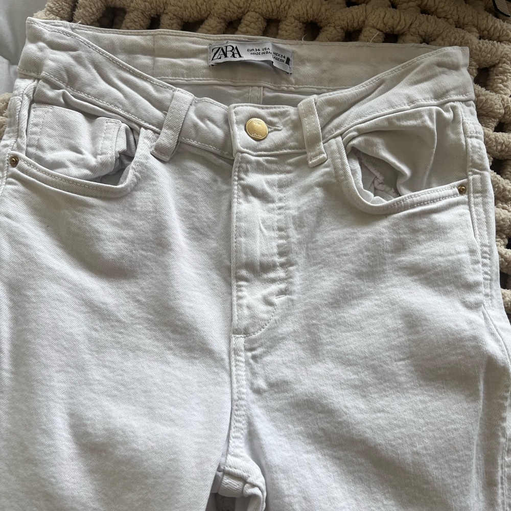 ZARA// white ankle flare jeans